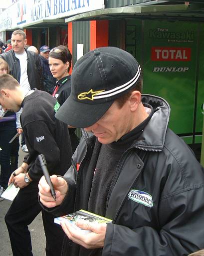 0006 Niall MacKenzie.jpg - Peter Goddard at Pit lane Walkabout